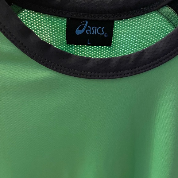 ASICS sleeveless workout shirt , size L - Picture 2 of 4